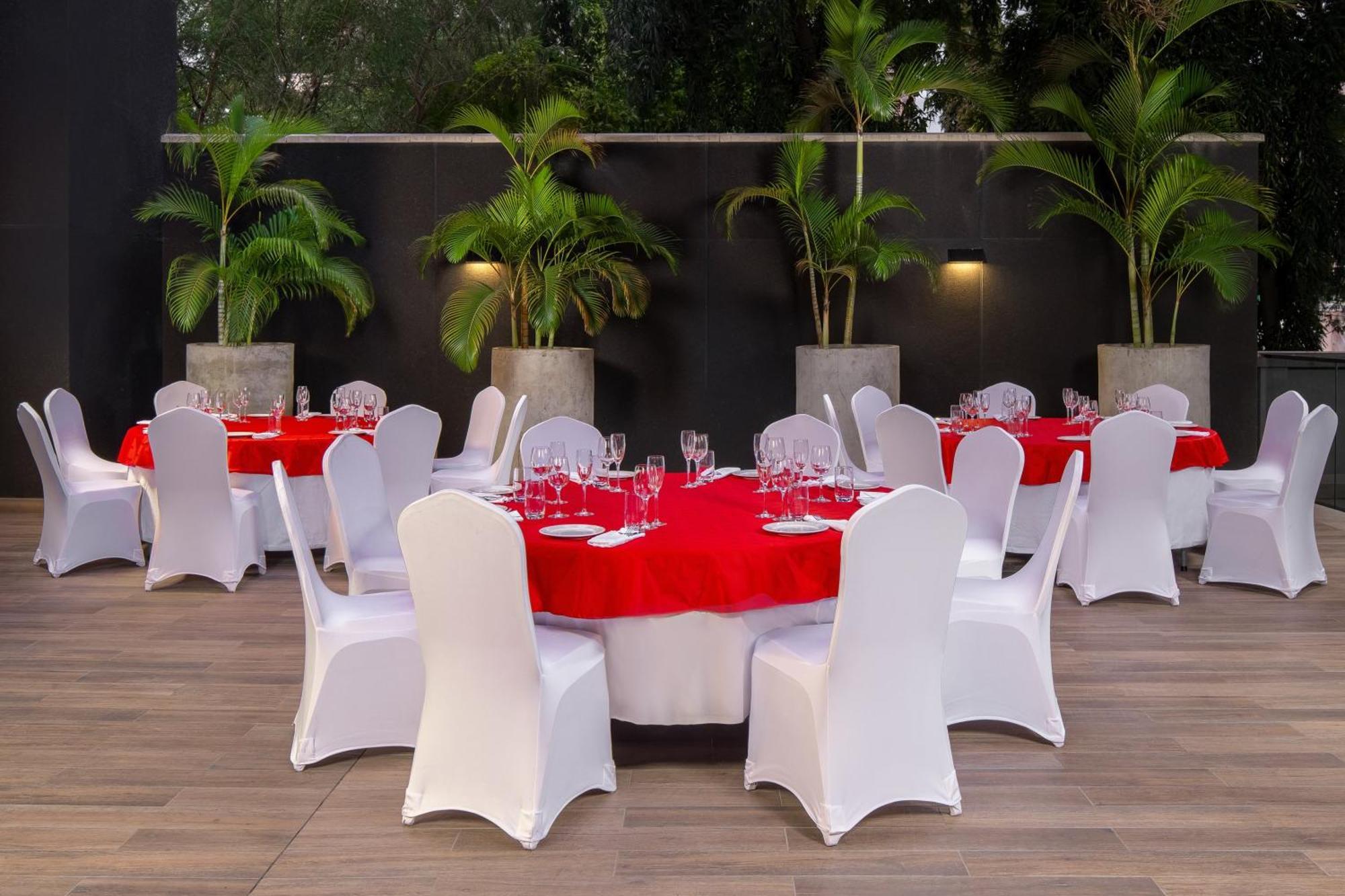 Hotel Crowne Plaza - Dar Es Salaam By Ihg Exterior foto